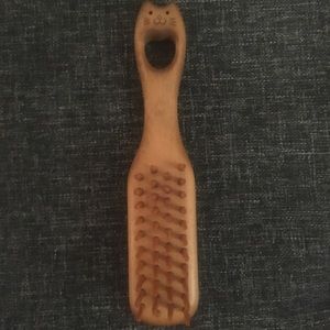 Boxwood Kitty Brush